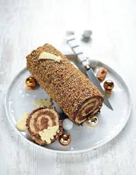 Traditionally, buche de noel is decorated with confectioners' sugar to resemble snow on a yule log. Decoration Buche De Noel Maison Comment Decorer Sa Buche De Noel Elle