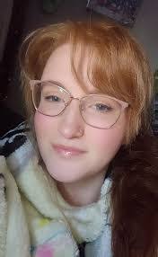 Laura Ketcherside's Instagram, Twitter & Facebook