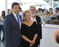 A atriz foi operada aos ovários. Susto Aos 68 Anos Atriz Sao Jose Lapa E Operada A Um Tumor Nacional Flash