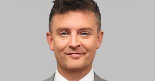 Easton hires town manager