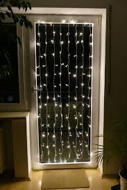 Lichtervorhang Zur Deko Weihnachten 2018 Fensterbeleuchtung Fur Hohe Fenster Oder Balkonturen Bestehen Lichtervorhang Fensterbeleuchtung Balkon Beleuchtung