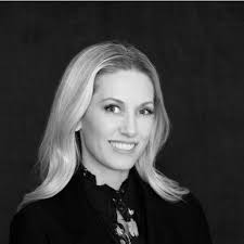 Lizzie Collins's Instagram, Twitter & Facebook