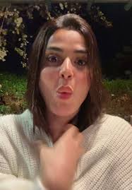 استنزاف المشاعر: تجربة نورهان ورانيا منصور