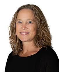 Beth Monahan's Instagram, Twitter & Facebook