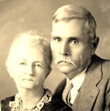 358. Dee and Etta Tuttle Family.** Dee Tuttle was born October 1, 1917, in  Leonard, Oklahoma, to Oscar and Ora Tuttle who came to Oklahoma with their  families in 1909 and 1902