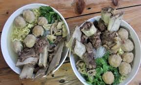 Lihat juga resep sop tulang sapi enak lainnya. 10 Bakso Paling Enak Di Semarang Urat Raksasa Super Jumbo Balungan Sapi Murah Beranak Besar Jejakpiknik Com