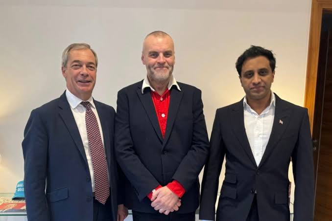 Reform civil war erupts as top supporter suspended after scathing Farage and Yusuf criticism - The Mirror