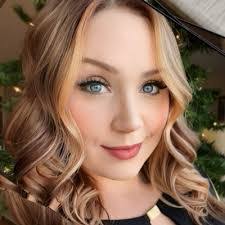 Bethany Kramer's Instagram, Twitter & Facebook