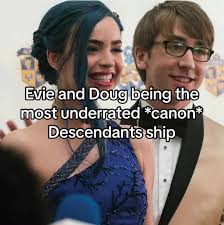 I could talk about them for hours @Kylie Cantrall #disney #disneyland  #summervibes #summervibe #summervibez #disneytiktok #disneyparksvoices  #disneyplus #show #descendants #evie #dwarf #snowwife ...