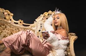 Slay Queen Slay Birthday Photoshoot With Friends Pin By Caressa On Dream Birthdays 21st Birthday Photoshoot Birthday Photoshoot 17th Birthday Ideas