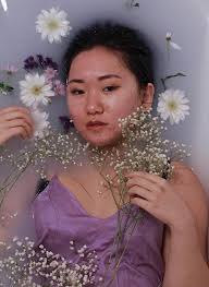 Acne left her 'defeated'; skin positivity movement…