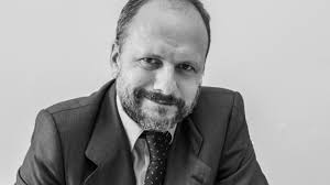 Roberto Ruiz Ballesteros lanza Ballesteros Comunicación de Litigios