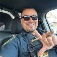 80+ perfiles de «Troche»