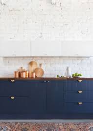 What if you go through all those steps to paint your cabinets and you end up really disliking the color? 40 Amazing Navy Kitchen Cabinets For Decorating Your Kitchen
