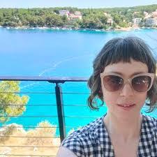 Lisa Ullmann's Instagram, Twitter & Facebook