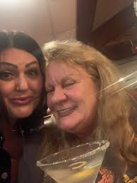 Can Aurea guests dine with Fantastica guests