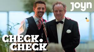 Daher beschließt jan, in seine heimat zurückzukehren. Check Check Kritik Trailer Interview Mit Klaas Heufer Umlauf Doris Golpashin Joyn Serie 2019 Youtube