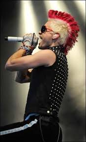 30 Seconds To Mars Closer To The Edge Text Thirty Seconds To Mars Closer To The Edge Jared Leto Hair Jared Leto Shannon Leto