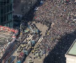 The parade route begins at broad and pattison, and will end at the philadelphia museum of art. Eagles Draw Massive Crowd To Super Bowl Parade