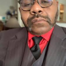 Did Sidwell set the fire at Kristina's bar?