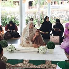 Four years after her divorce from norman hakim, abby married muhammad noor farhan che bakar. Called The Wife Abby Abadi Legal Correspondent Movement Best Asian News