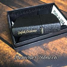 Kisiye Ozel Zippo Cakmak Demirlertobacco Com Da Isime Ozel Zippo Cakmak Modelleri Zippo Cakmak Fiyatlari Ozellikleri Ve En U Babalar Gunu Hediyeler Iletisim