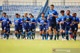 Maung bandung, julukan persib, juga dipastikan tidak akan diperkuat pemain asing ketika menjajal kekuatan pscs. Robert Alberts Larang Pemain Persib Bandung Rayakan Tahun Baru Antara News