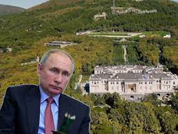 Russia will face consequences if putin critic alexei navalny dies in prison, white house warns published sun, apr 18 2021 3:07 pm edt updated sun, apr 18 2021 6:53 pm edt amanda macias @amanda_m. Video Claims To Show Putin S Secret 1 4 Billion Palace On Black Sea