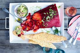Salmon foe easter / a feast for easter roast salmon with salsa verde stuffing daily mail online : 10 Exciting Ways To Use Fresh Salmon This Easter