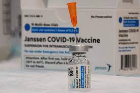 Le vaccin ne doit pas être administré aux personnes ayant des antécédents d'anaphylaxie à l'un de le vaccin n'est pas recommandé pour les personnes âgées de moins de 18 ans dans l'attente des. Covid 19 Outre Le Vaccin D Astrazeneca Celui De Johnson Johnson Egalement Vise Par Une Enquete