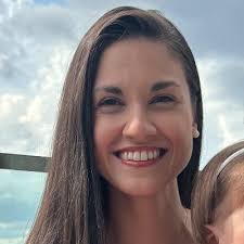 Caroline (@carofromthehall)