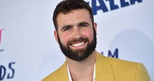 Ronald Gladden's Instagram, Twitter & Facebook