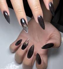 Os traemos un tutorial para conseguir unas uñas acrílicas muy dulces y de tenrencia. Pin En Nailed