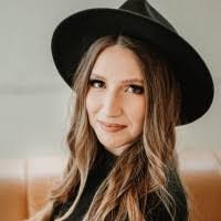 Haley Priest's Instagram, Twitter & Facebook