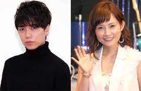 山崎育三郎と嫁・安倍なつみのチューは浮気現場？ これは結婚後の浮気という話ではありません。 独身時代のゴシップになります。 「山崎育三郎さんと安倍なつみさんの10分間に5回のチューは浮気現場？」となるのは、 「神田沙也加さんとの二股か？ å±±å´Žè‚²ä¸‰éƒŽ å®‰å€ãªã¤ã¿ãŒçµå©š äº¤éš›4å¹´å®Ÿã‚‰ã› Oricon News