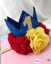 Fue un día de gran emoción para la corona que pudo compartir el festejo a través de las redes sociales. Nena S Accesories Hace Unas Semanas Nos Pidieron Esta Hermosa Vinchita Para El Primer Anito De Una Bella Princesa Basada En La Tematica De La Princesa Blanca Nieves Quedo Hermosa