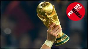 The trophy was designed by abel lafleur, and depicts nike, the greek goddess of victory holding a cup. World Cup 2018 Only The Captains Can Touch It Marca In English
