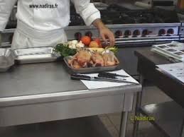 Organiser Le Poste De Travail Eplucher Et Laver Des Legumes Destines A Etre Cuits Webtv Hotellerie Restauration Et Metiers De L Alimentation
