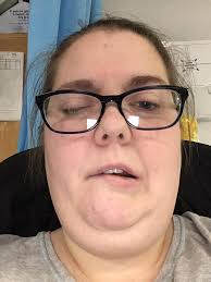 Seth took a treat and very nearly allowed a stroke…… 😳 Clearly Chester,  the mobile stomach has no problem with either. Poor Hubby. Julian Thursz 🥰