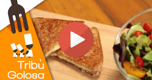 Per finire spolverate con ulteriore pepe. Toast Al Formaggio In Padella
