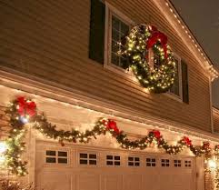With christmas right around the corner, backyards, porches and gardens are all set to be covered in snow and holiday cheer. 35 Beautiful Christmas Decorations Outdoor Lights Ideas 16 Beautiful Christmas Decorations Exterior Christmas Lights Diy Christmas Lights