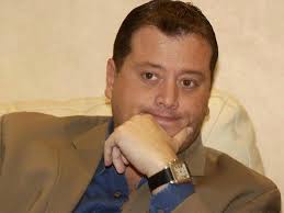 Fiscalía investiga compra de bonos de Stockwell al Libertario