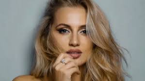 It is presented with two surnames, Nishani and Jakic