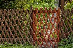 Staketenzaun herstellung produktion von staketenzaun aus edelkastanienholz, ernte und weiterverarbeitung hi to bau boom bang and the project bang of natural wood fence construction. Naturzaun Selber Machen Eine Kreative Anleitung Zum Nachahmen