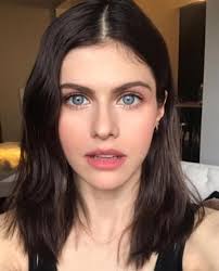 So Busy In India That I Haven T Had The Time To Post Or Eat Even Yet So Here We Go Because Teamcerny F Alexandra Daddario Alexandra Daddario Images D Addario