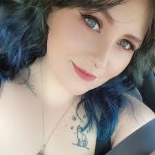 Barbara Poirier's Instagram, Twitter & Facebook