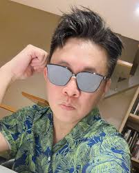 老娘拿到金卡了！ 謝謝台灣的一切越來越接近台灣的感覺好開心以後無論誰罵我「滾回泰國去！」 我都會死皮賴臉不走了