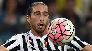 Martin Caceres: Southampton close to ex-Juventus defender deal