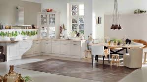 10.50 cocina moderna con estantes para almacenar y colores suaves. 8 Cocinas Blancas El Color De La Inmortalidad Cocinas Kuchenhouse