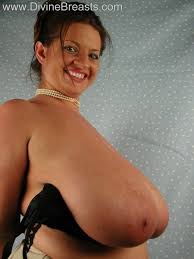 Maria Moore's generous curves - seductive display